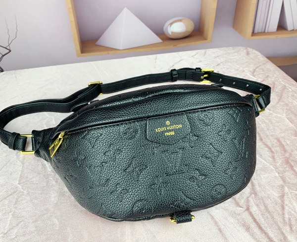 ルイヴィトンバッグ正面デザイン